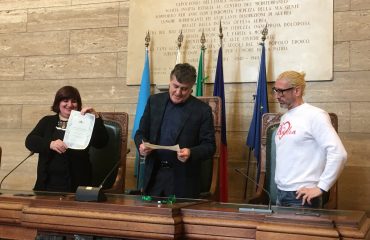 Edoardo Tocco premia Amelia Sorrentino e Il Sogno di Giulia