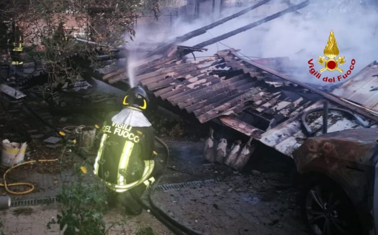 Incendio in un casolare a Selargius