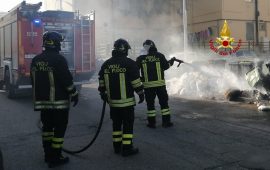 Incendio di rifiuti in via Podgora