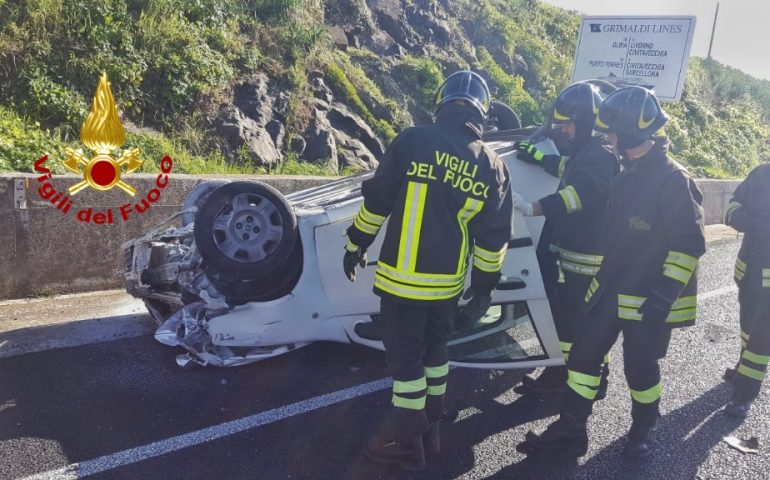 Monastir: brutto incidente sulla 131, auto si ribalta, il conducente ferito trasportato al Brotzu