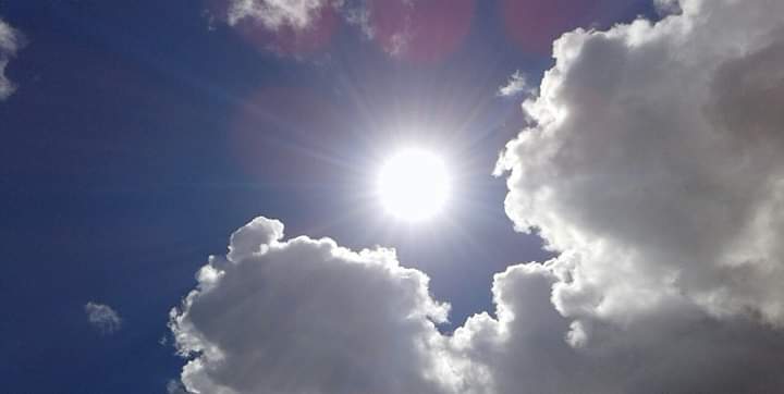 Meteo: weekend di nuvole e temperature in aumento, da lunedì ancora caldo