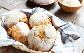 Delizie di Sardegna: Pratziereddas de arrescottu, i panini di ricotta