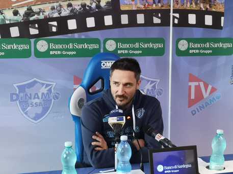 La serie A di basket si ferma, Pozzecco lo aveva chiesto ieri: «Dobbiamo fermare tutto»