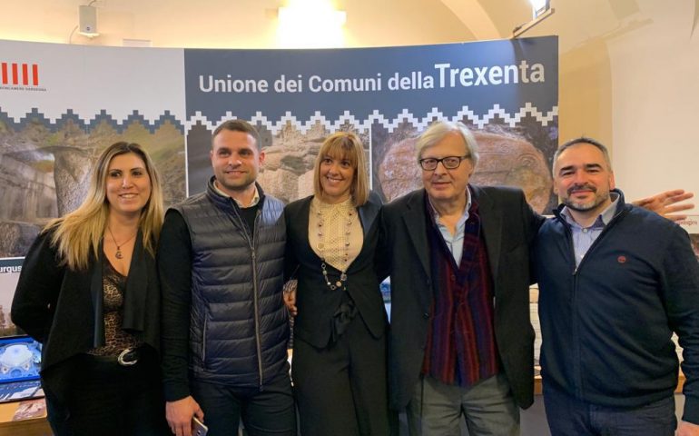 TourismA 2020, Vittorio Sgarbi nello stand della Trexenta tra vino e launeddas