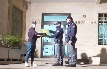 Pizze donate alla polizia da una pizzeria di Cagliari