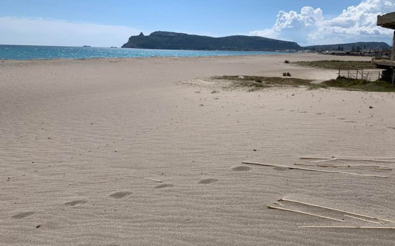 Solinas: «Allo studio un protocollo per poter aprire al pubblico la spiagge al più presto»