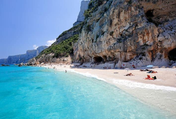 Baunei: la spiaggia dei Gabbiani sarà a numero chiuso