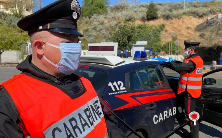 Tertenia, va in campagna per abbandonare cuccioli deperiti e sofferenti: denunciato 68enne