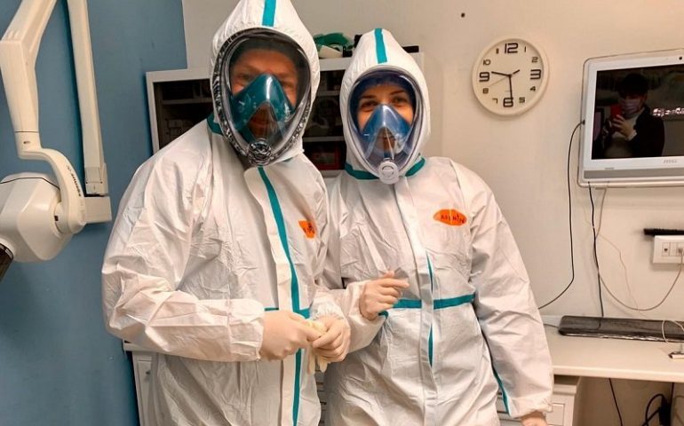 Coronavirus. Adattare una maschera subacquea per lavorare in sicurezza: l’idea di due odontoiatri e un dottore