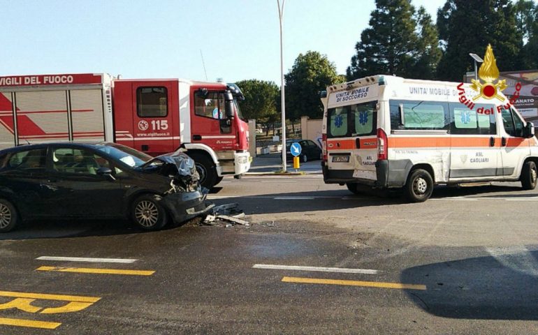 Cagliari: nonostante i pochi veicoli in circolazione, un’auto ha tamponato un’ambulanza