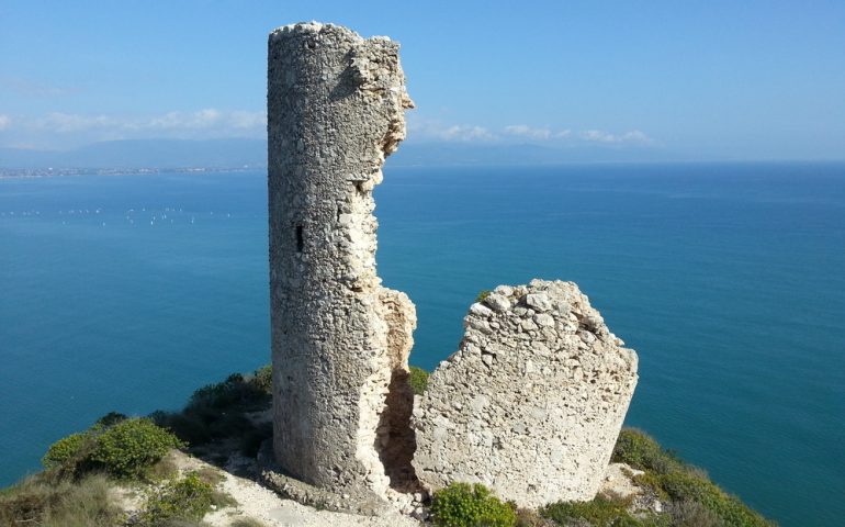 Le torri costiere di Cagliari: storia dei baluardi che difesero la città da Saraceni e Francesi