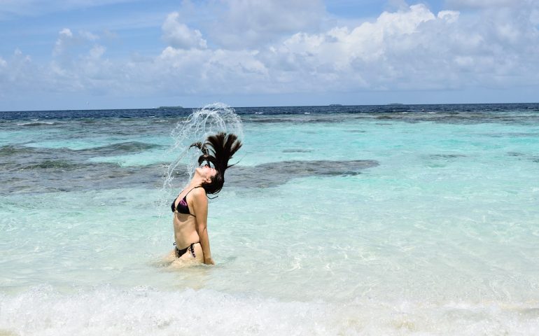 Il confronto continuo e il buon senso danno sempre la migliore risposta, si può fare il bagno a patto di rispettare le debite distanze anche in acqua .... come avevo preannunciato il problema si è risolto, detto ciò penso che anche il Buon Dio farà risplendere il sole .... allontanando le nuvole che ci hanno accompagnato in questi ultimi due giorni.