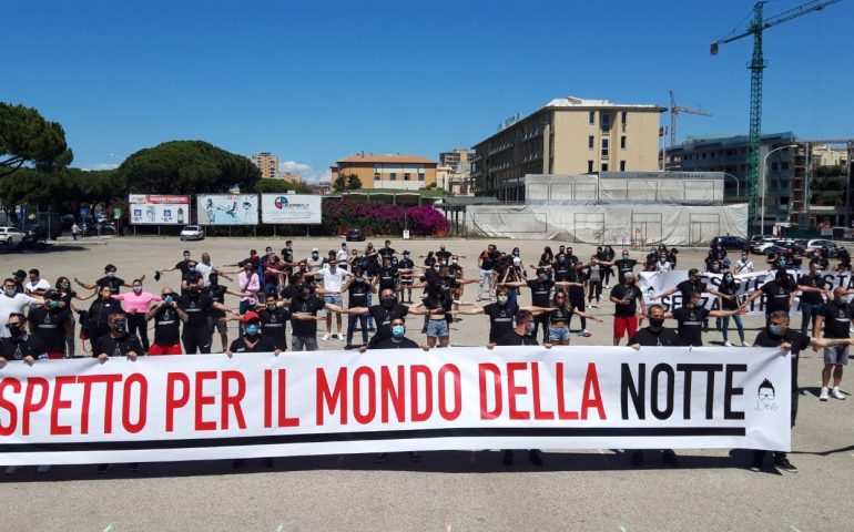 flash mob operatori locali notturni