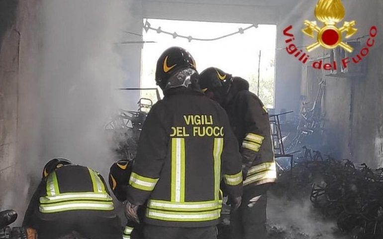 Appartamento in fiamme a Cagliari: paura in via Corsica