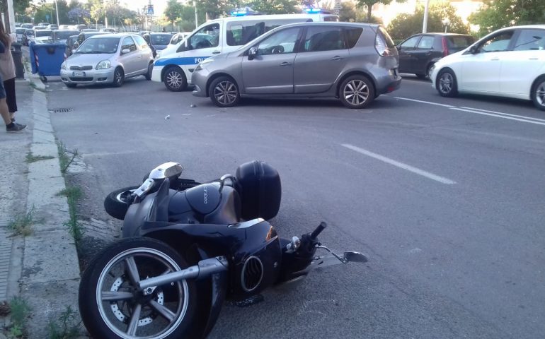 Cagliari: centauro 47enne si scontra con un’auto e finisce all’ospedale