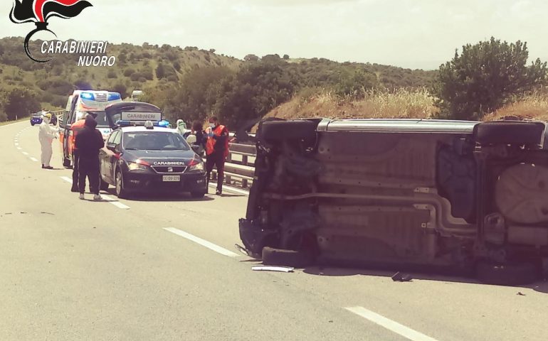 SS 131, direzione Nuoro: C3 termina la sua corsa ribaltandosi. 55enne trasportata al San Francesco