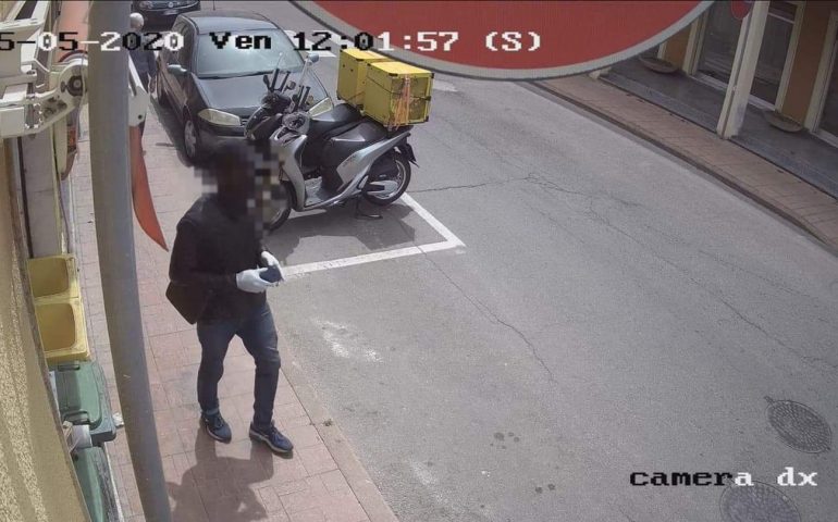 Assemini: ladro ruba portafogli in pizzeria, il titolare pubblica il video per farlo riconoscere