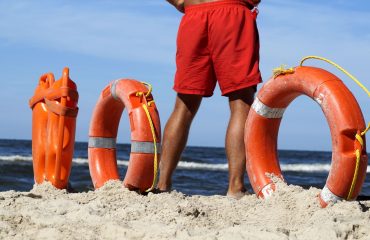 lavoro-stagionale-stagionali-estate-bagnino-bagnini-salvataggio-salvamento-a-mare