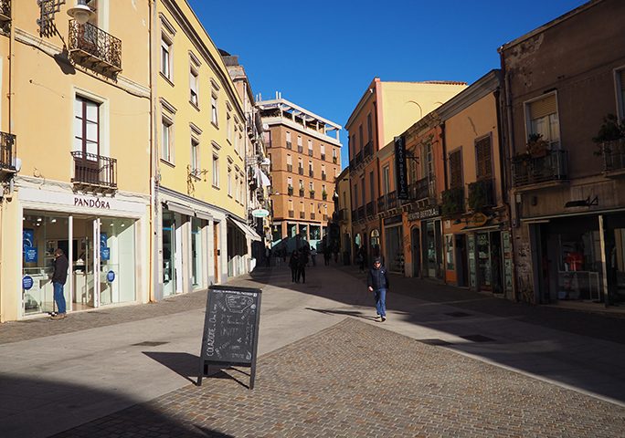 Probabile lockdown in Sardegna, l’ira dei commercianti: “Sarà la nostra condanna a morte”