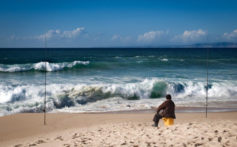 pesca-pescatore-spiaggia (3)