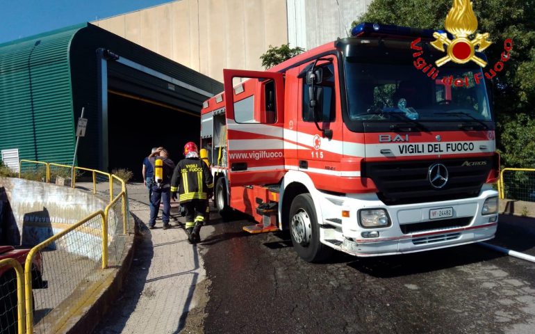 Macomer, incendio di materiali di stoccaggio: intervengono i Vigili del Fuoco