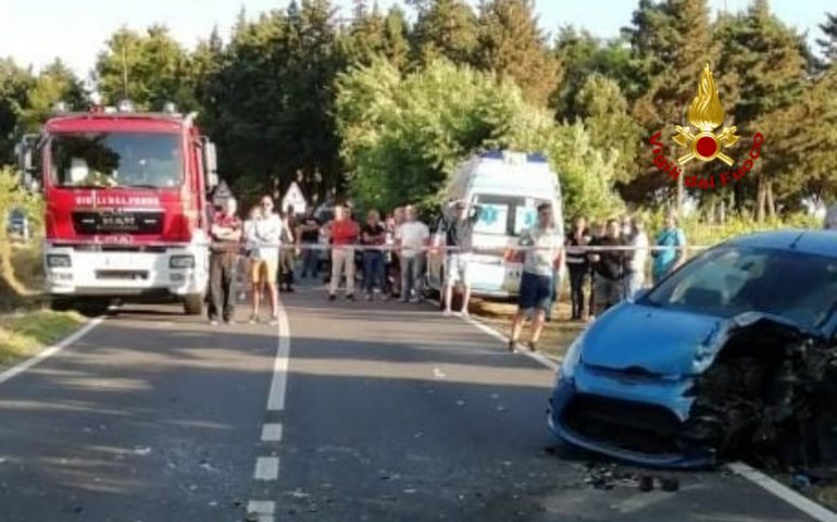 Auto fuori strada a Burcei, un morto e due feriti gravi