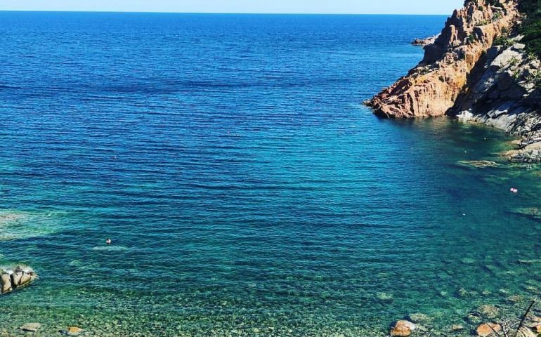 Le spiagge più belle della Sardegna. Cala Moresca, un paradiso nel centro abitato di Arbatax (FOTO)