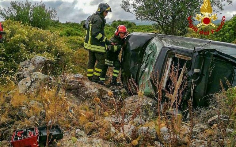 Brutto incidente a Cuglieri, una persona incastrata tra le lamiere