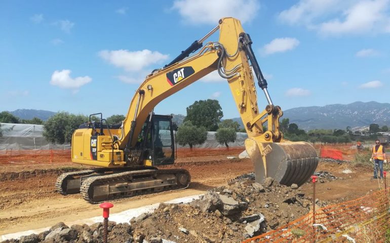 (FOTO) Riprendono i lavori sulla 195, Carla Medau: “3° lotto completo entro agosto”