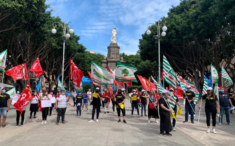 Lavoratori sardi senza ammortizzatori sociali, in piazza a Cagliari per sollecitare interventi regionali