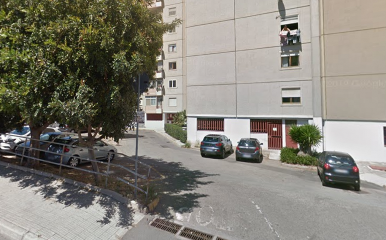 Sant’Elia, piazza Pigafetta: gli inquilini vogliono riscattare le case, ma la Regione non procede