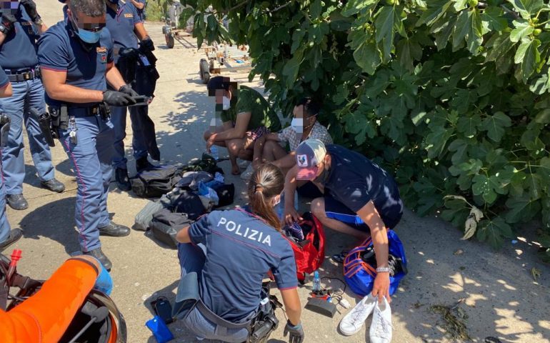 Tre tunisini in gommone a Su Siccu: primo sbarco di migranti a Cagliari