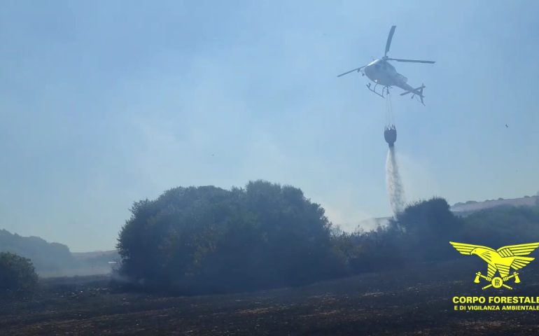 Fuoco nell’Isola: 20 incendi, 4 hanno richiesto l’intervento di mezzi aerei