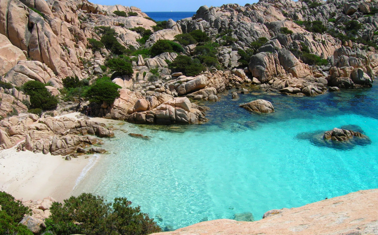 Secondo gli italiani la Sardegna è la meta più sicura per le vacanze senza rischi sanitari