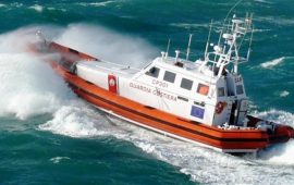 Barca affonda in Sardegna, paura per 9 persone: decisivo il soccorso della Guardia Costiera