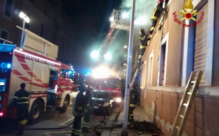 incendio-studio-dentistico-via-leopardi-cagliari (3)