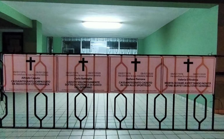Manifesti funebri shock nelle sedi Inps delle città sarde
