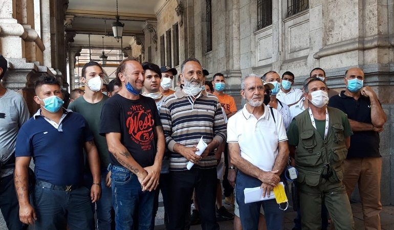 protesta ambulanti piazza sorcinelli