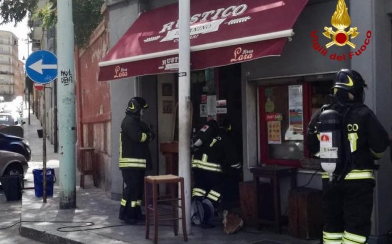 Cagliari, fiamme nella paninoteca “Rustico” di piazza San Rocco