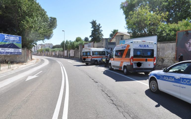 Cagliari, 44enne ubriaco si schianta contro un’ambulanza