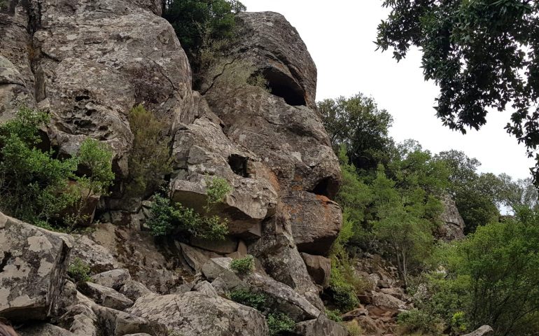 La Maschera di Pietra, una delle meraviglie della Sardegna, nell’altopiano del Golgo