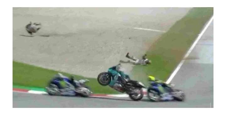 Pauroso incidente nel MotoGP: Zarco e Morbidelli impattano, una delle moto sfiora Rossi