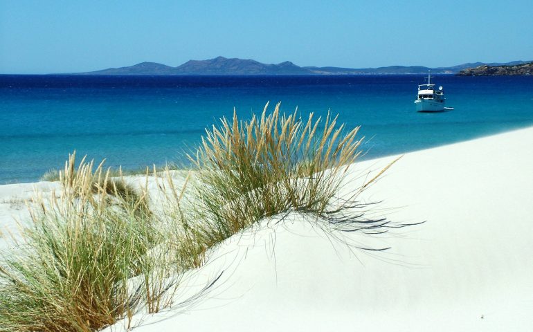 Le spiagge più belle della Sardegna: Porto Pino, mare, dune e laguna, uno spettacolo della natura