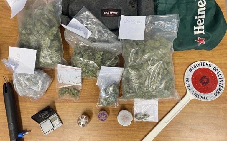 Orosei, più di mezzo kg di marijuana in casa: 24enne in manette