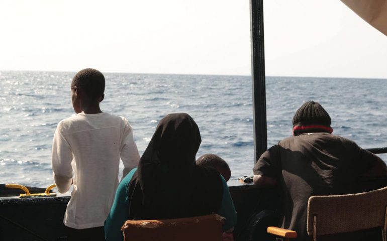 Alan Kurdi: il Viminale autorizza lo sbarco, ma gli immigrati verranno poi destinati ad altri paesi