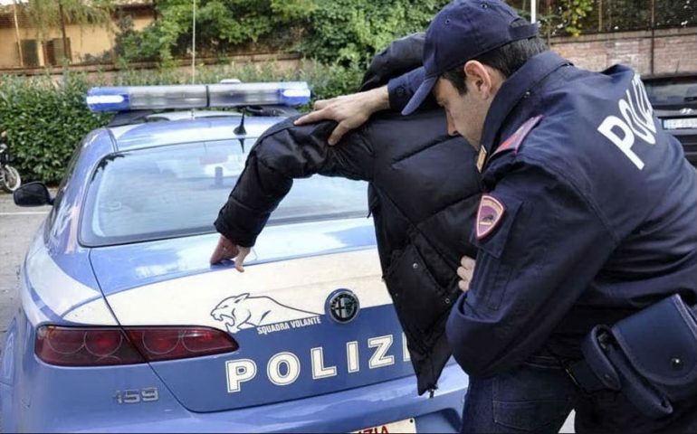Cagliari, cerca di rubare in una struttura di ricovero per minori: 45enne in manette