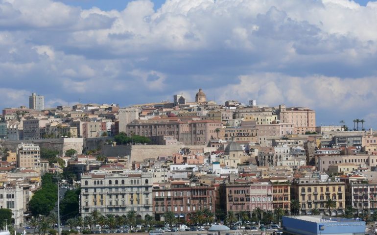 Cagliari, il lungomare di via Roma intitolato a Mariano Delogu