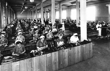 Foto d'epoca delle sigaraie a lavoro presso Sa Manifattura