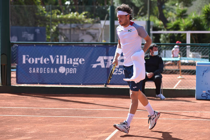 Tennis, al torneo Atp del Forte Village Cecchinato si arrende al serbo Djere