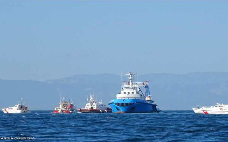 Aereo di linea costretto ad ammarare al Poetto: l’esercitazione della Guardia Costiera